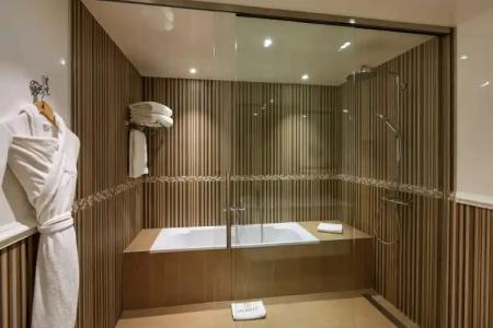 Majestic Spa - Champs Elysées - 215