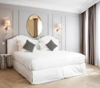 Trinité Haussmann - 64
