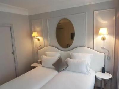 Trinité Haussmann - 60