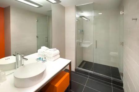 Aloft - Tampa Downtown - 8