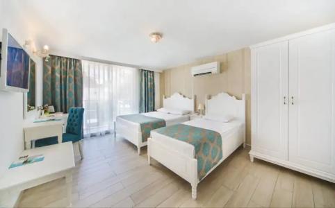 Kleopatra Atlas - Adults Only - 107