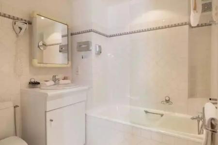 Hôtel Saint Pierre - 52