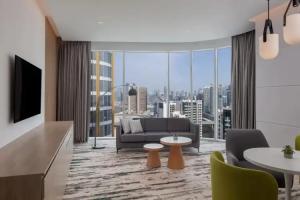 Holiday Inn Dubai Business Bay Hotel