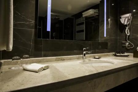 Grand Aras & Suites - 105