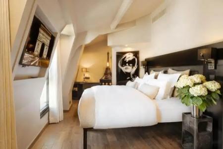 B Montmartre - 25