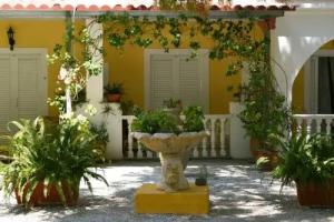Kuris Studios & Apartments, Vasilikos