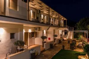 Lighthouse Apartments, Stoupa