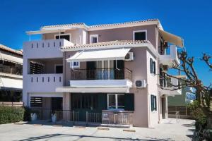 Alexandros, Lefkada Town