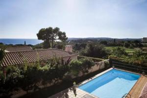 Villa Eleni, Mousata