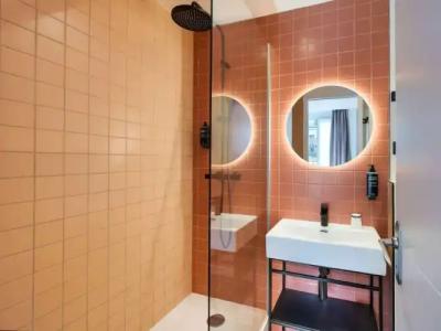 ibis Styles Paris Cadet Lafayette - 7
