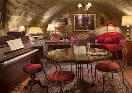 Hôtel Duc De St-Simon - 11