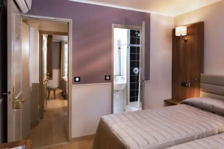 Hôtel de la Tour Eiffel - 40