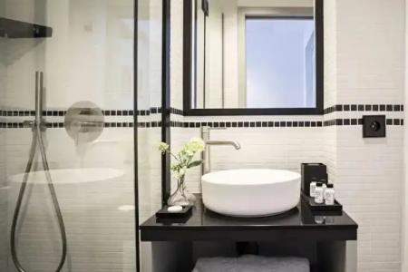 Best Western Premier The Blake Paris Gare Saint Lazare - 17
