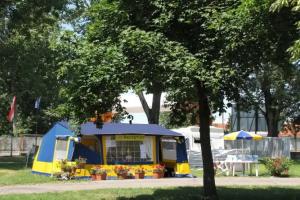 Happy Camp mobile homes in BalatonTourist Fured Camping & Bungalows, Balatonfured