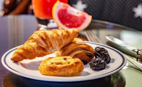 Le Dokhan's Paris Arc de Triomphe, a Tribute Portfolio - 9