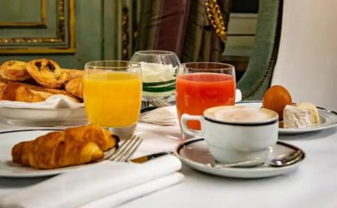 Le Dokhan's Paris Arc de Triomphe, a Tribute Portfolio - 10