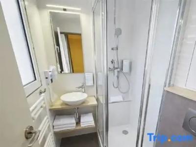 Campanile Paris 14 - Maine Montparnasse - 66