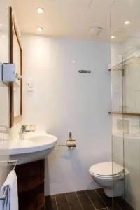 Best Western Aramis Saint Germain - 57