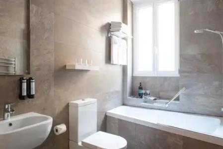 Hôtel De La Porte Dorée - 43