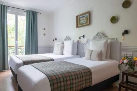 Hôtel De La Porte Dorée - 52