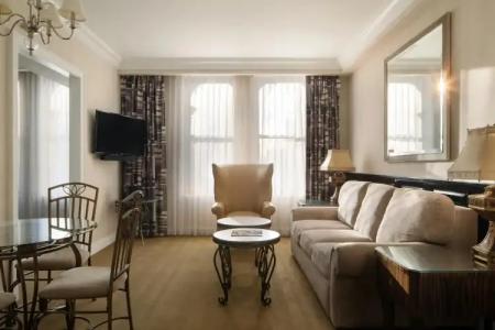 The Manhattan Club - 48