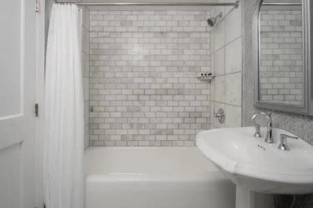 The Manhattan Club - 40