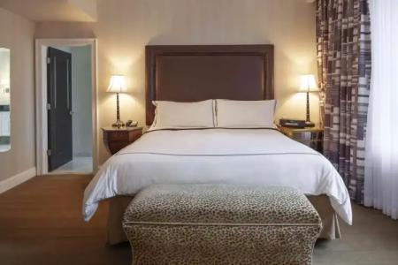 The Manhattan Club - 39