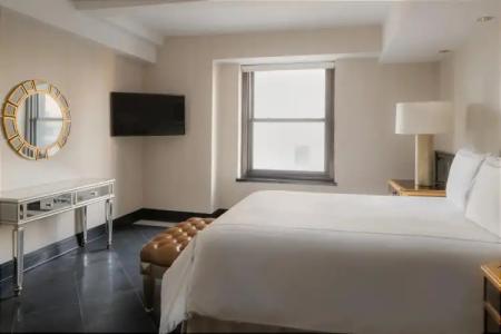 The Manhattan Club - 37