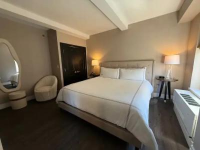 The Manhattan Club - 78