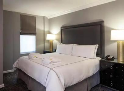 The Manhattan Club - 23