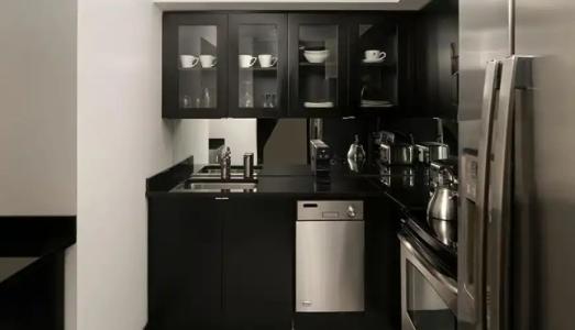 The Manhattan Club - 87