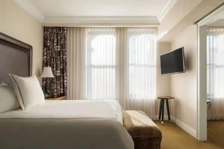 The Manhattan Club - 36