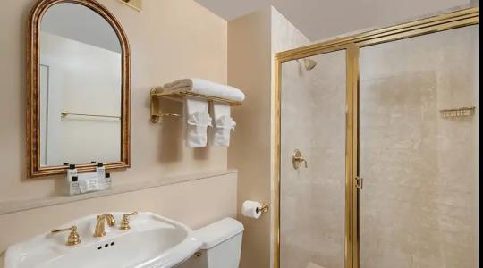 The Manhattan Club - 67