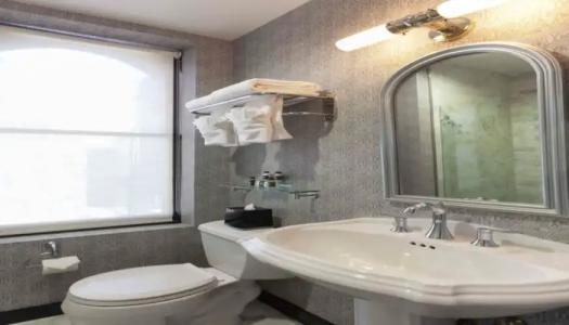 The Manhattan Club - 52