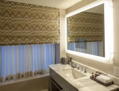 The Manhattan Club - 3