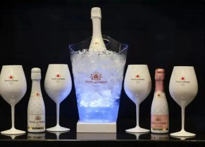 The Manhattan Club - 28