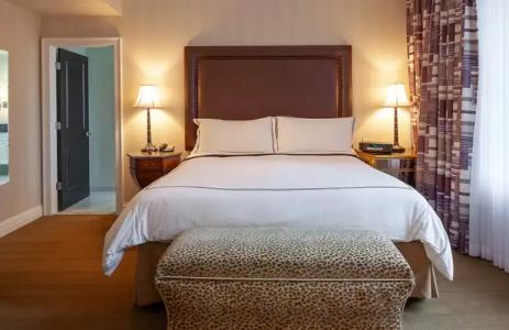 The Manhattan Club - 73