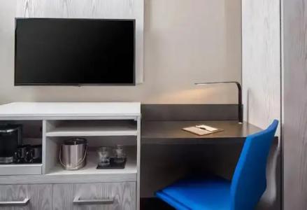 Doubletree By Hilton New York Times Square West - 56