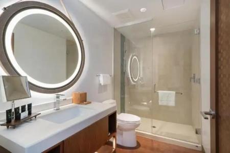 Hyatt Centric Waikiki Beach - 40