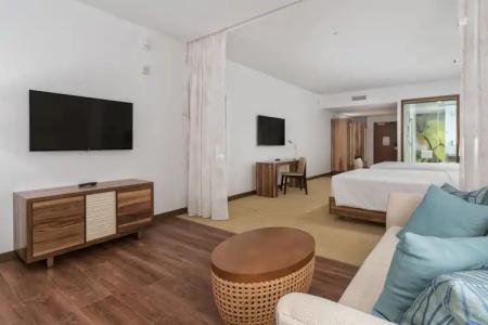 Hyatt Centric Waikiki Beach - 55