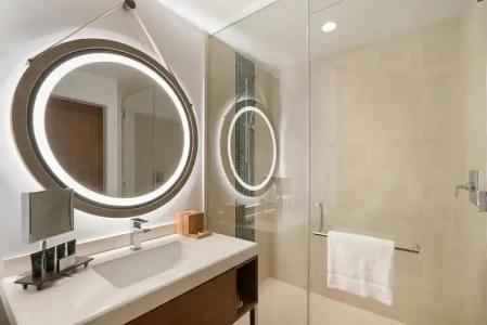 Hyatt Centric Waikiki Beach - 9