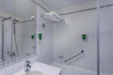 Hôtel Raspail Montparnasse - 132