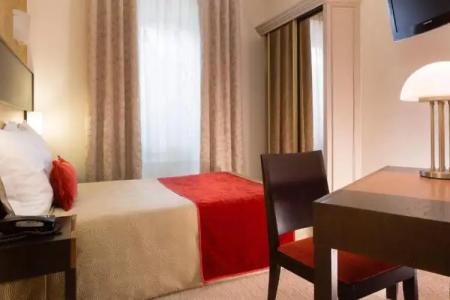 Hôtel Raspail Montparnasse - 161