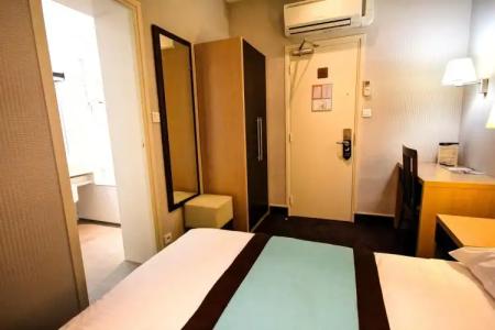 Hôtel Des Trois Gares - 3