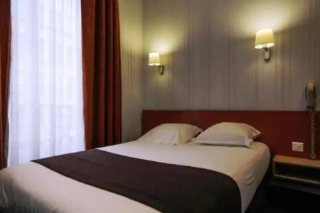 Hôtel Des Trois Gares - 32