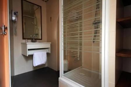 Hôtel Des Trois Gares - 38