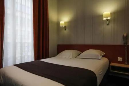 Hôtel Des Trois Gares - 16
