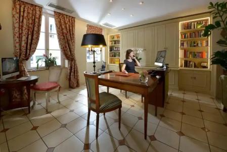 Le Relais Montmartre - 19