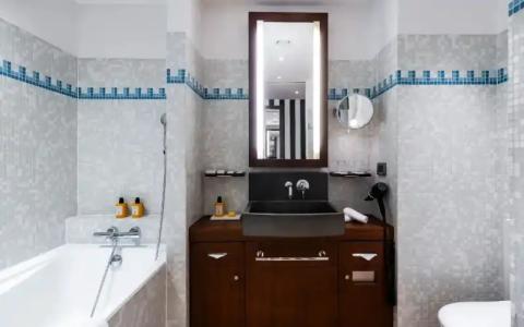 Radisson Blu Champs-Elysées, Paris - 60