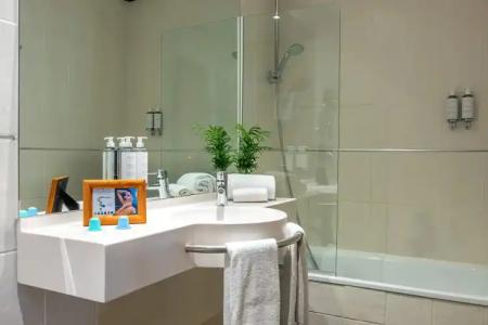 Trianon Rive Gauche - 64